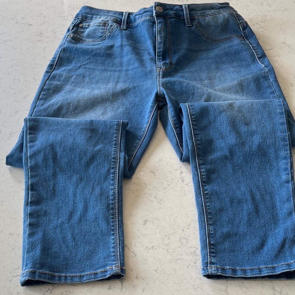 Curve Appeal Pair of Light & Medium Wash Blue Denim Jeans size 14 - Picture 5 of 14